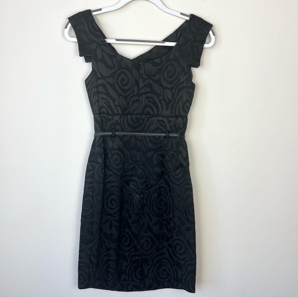 Black Halo Jackie O Belted Sheath Mini Dress Black Patterned - Picture 5 of 8